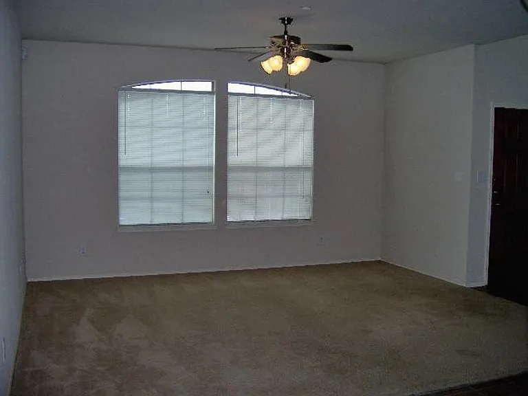 5413 Soledad Dr — Photo 3