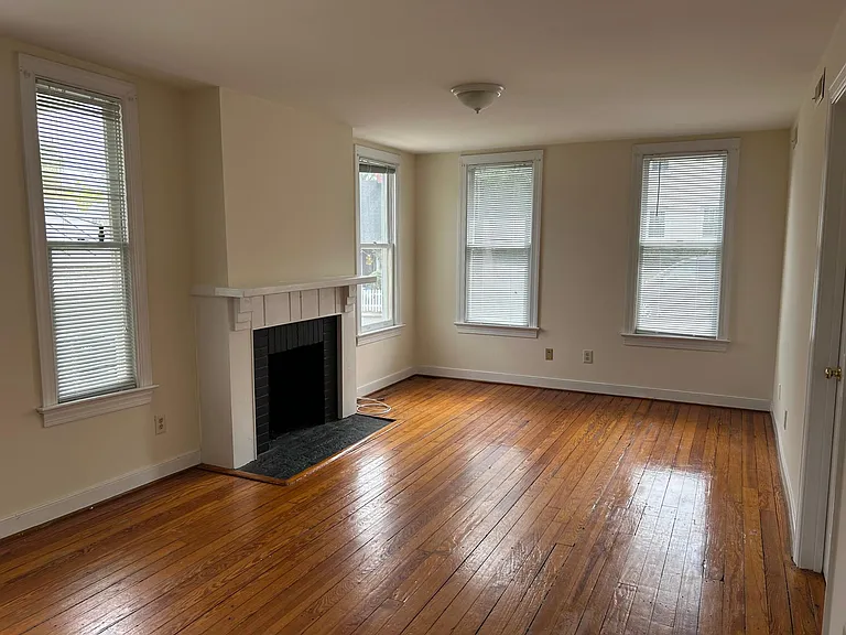 505 Hawke St #1 — Photo 4