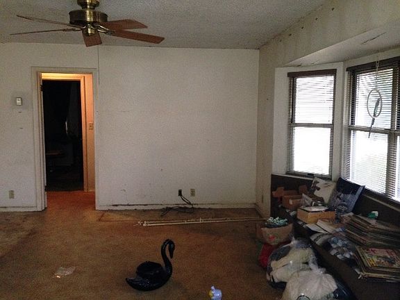 2nd image of 1307 S Pittsburg Ave