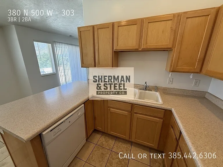 380 N 500 W #303 — Photo 10