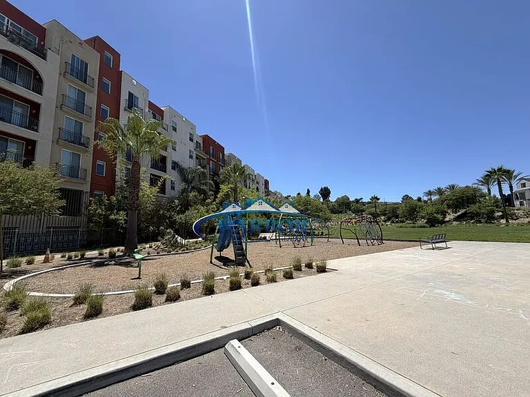 1492 W Sunrise Ln — Photo 22