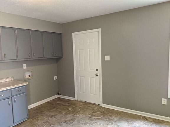 4th image of 1131 Canary Ln