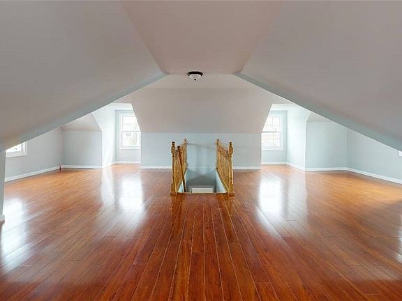 3rd image of 12 W Roosevelt Ave
