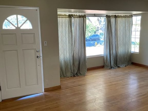 2nd image of 3851 Paula St