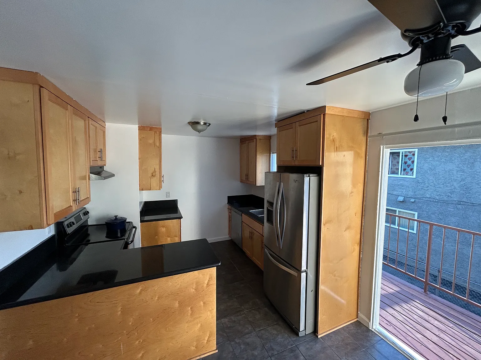 2 bed, 1000 sqft, $2,200 — Photo 1