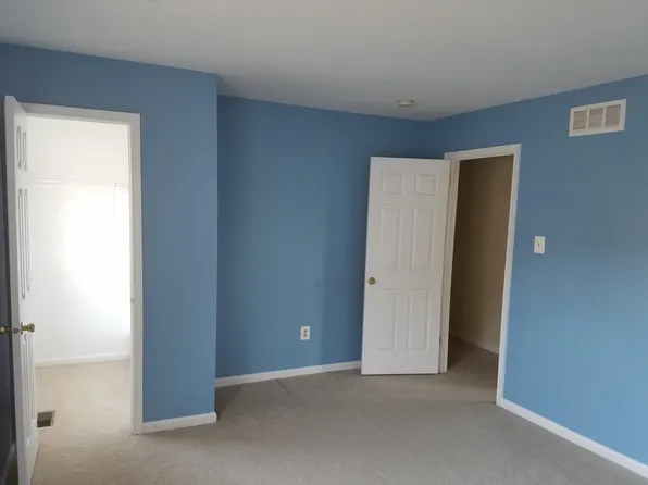 5019 Rebecca Fell Dr, Doylestown, PA 18902