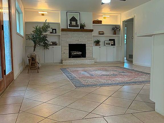 5th image of 2114 Sul Ross St