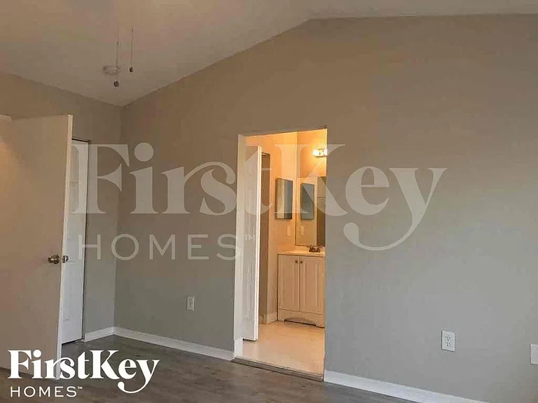 18050 SW 142nd Ct — Photo 11
