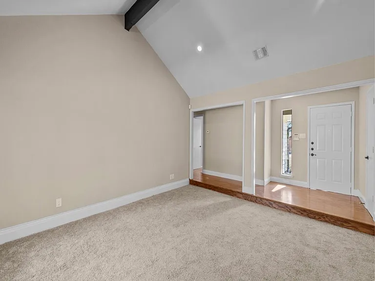 306 Dove Creek Trl — Photo 4