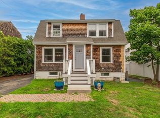 17 Hartz St, Gloucester, MA 01930