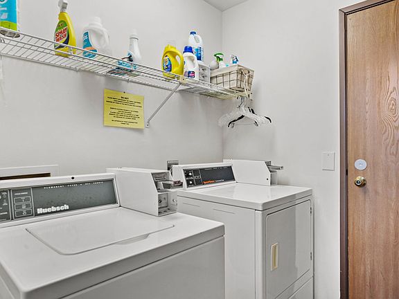 4th image of 1-34 Ridgeview Ct #1-3