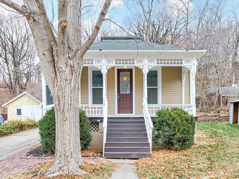 1st image of 137 E Graham Ave