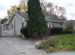 37105 N Hillside Dr, Lake Villa, IL 60046