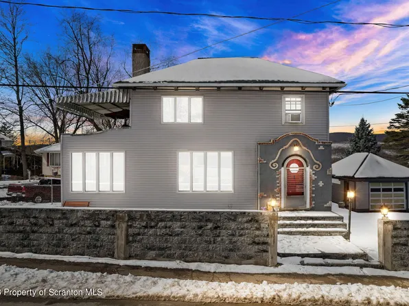 106 S Church St, Carbondale, PA 18407