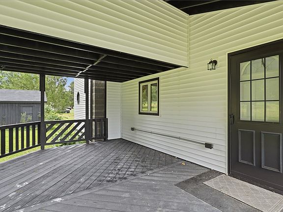 3rd image of 3989 Dean Rd