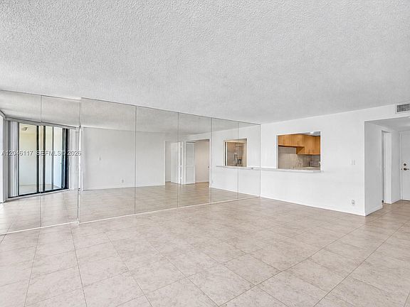 4th image of 1901 Brickell Ave APT B1203