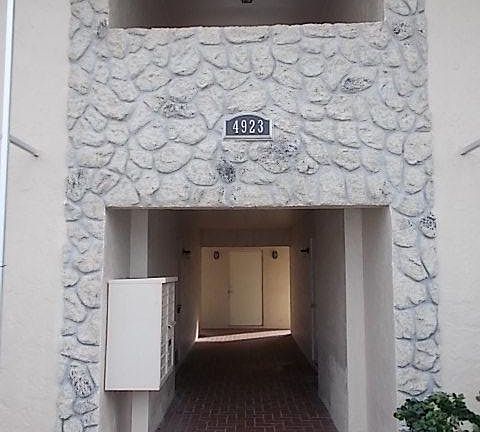 2nd image of 4923 Vincennes Ct APT 4