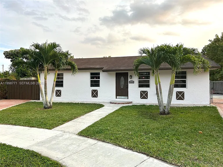 1666 SW 3rd Ct — Photo 3