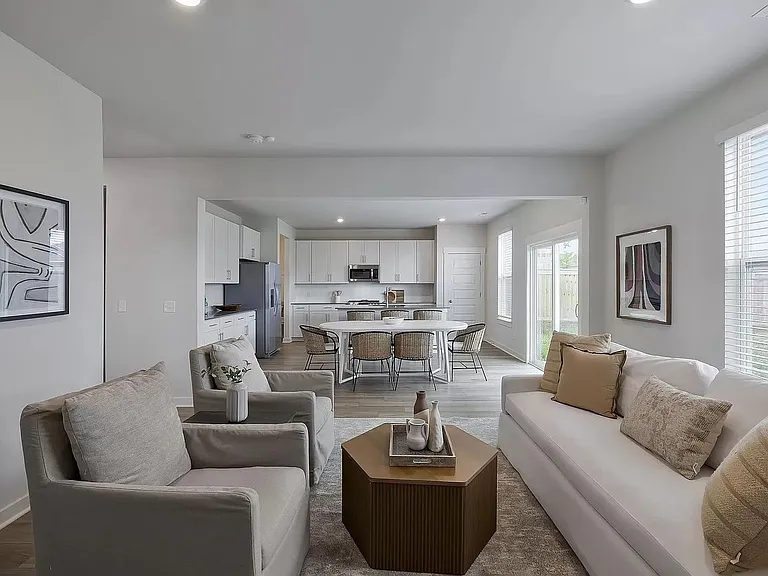 1030 Ewell Farm Cir — Photo 2