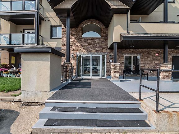 4th image of 300 Spruce Ridge Rd #124