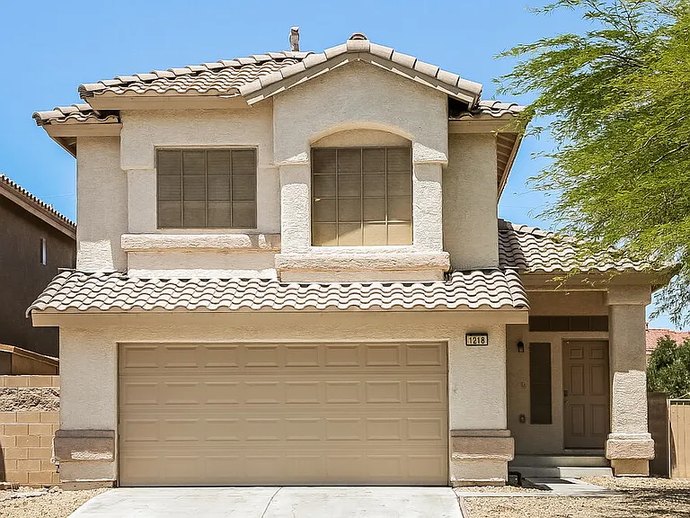 1218 Cobble Lake Ave — Photo 1