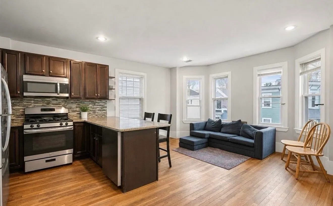 6 bed, 3.0 bath, $4,995 — Photo 2