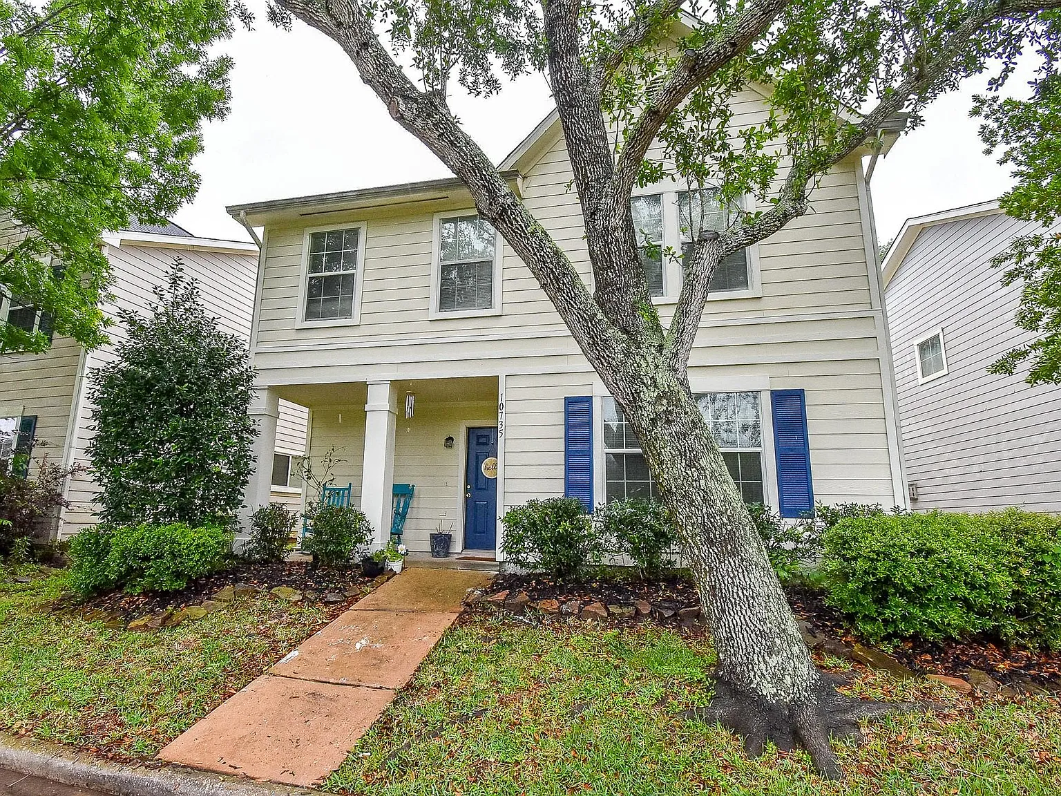 5 bed, 2.5 bath, 2150 sqft, $2,400 — Photo 2