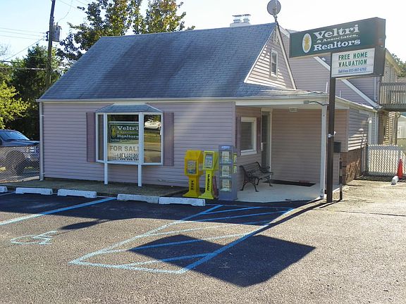 Commercial Office 800 Sq.FT.