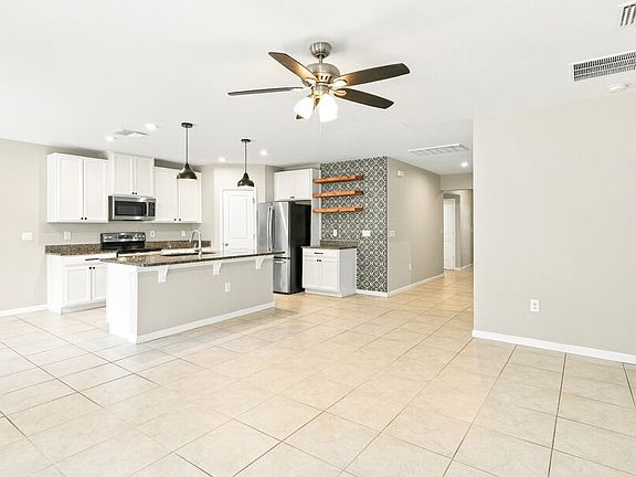 3rd image of 18588 Hunters Meadow Walk