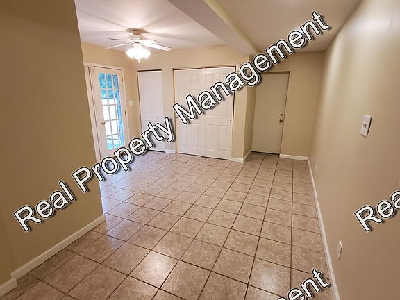 4th image of 7813 White Oak Ln