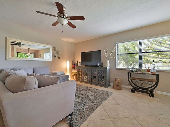 2nd image of 13240 White Marsh Ln #3122