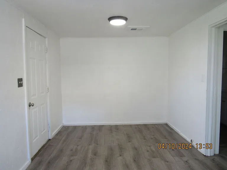 755 W 2nd St #2 — Photo 2