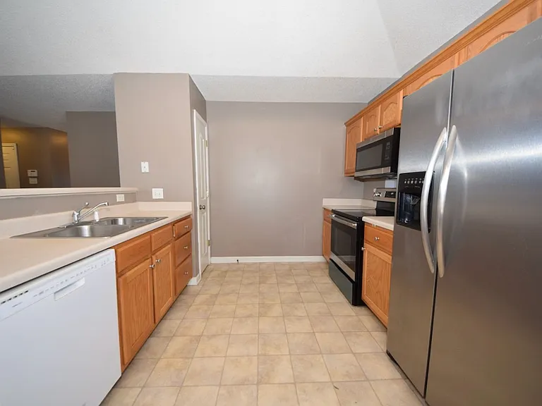 6898 Skylar Mill Ave — Photo 8