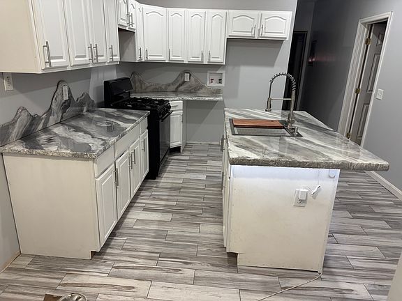 4th image of 77 Littleton Ave #3