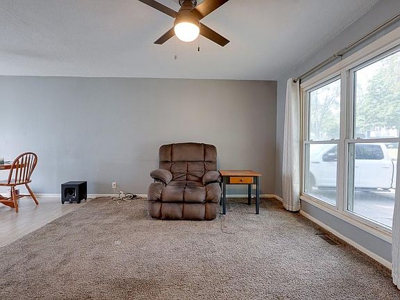 4th image of 819 N Powahatan Dr