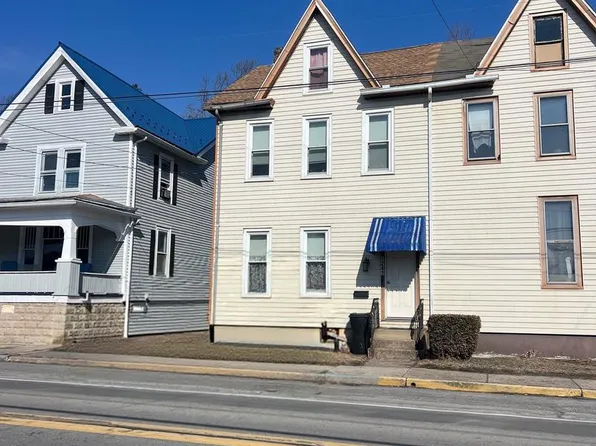 1241 E Grand Ave, Tower City, PA 17980