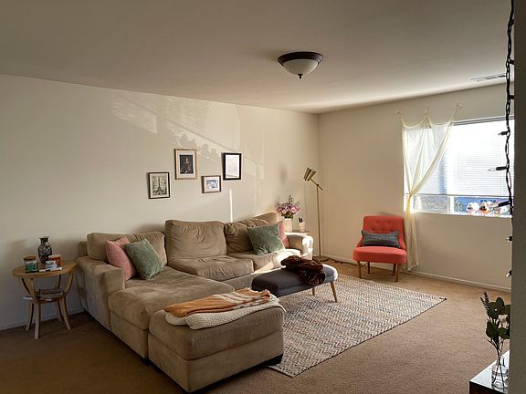 5th image of 3190 Camellia Ct APT A