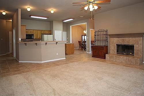 Family room/kitchen