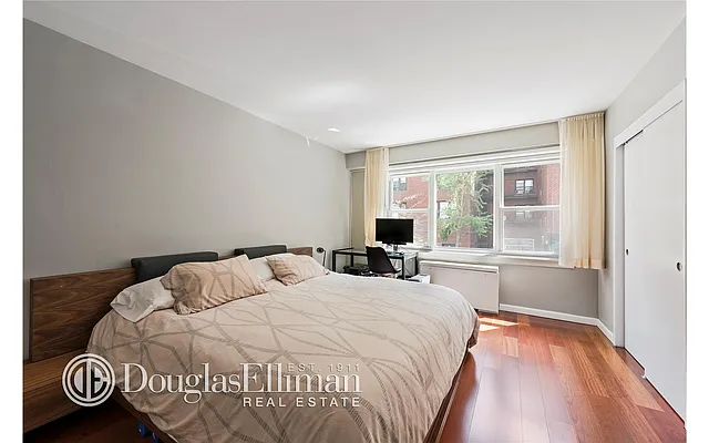 Sold by Douglas Elliman | media 16
