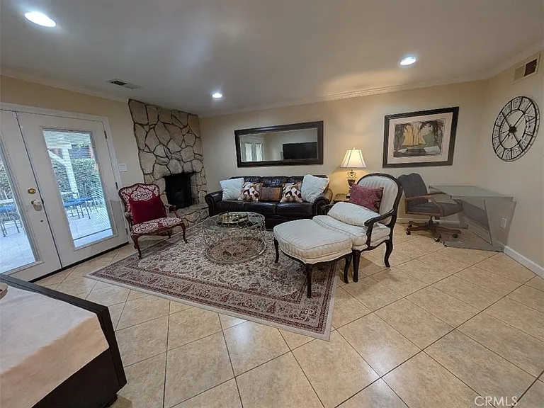 8438 Byers St — Photo 12
