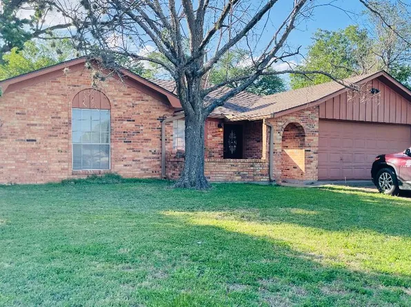 3806 Spring Hollow Ct, Bryan, TX 77802