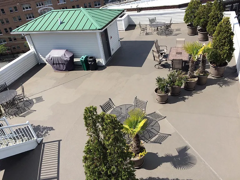 Capitol Steps Apartments & Furnished Suites — Photo 12