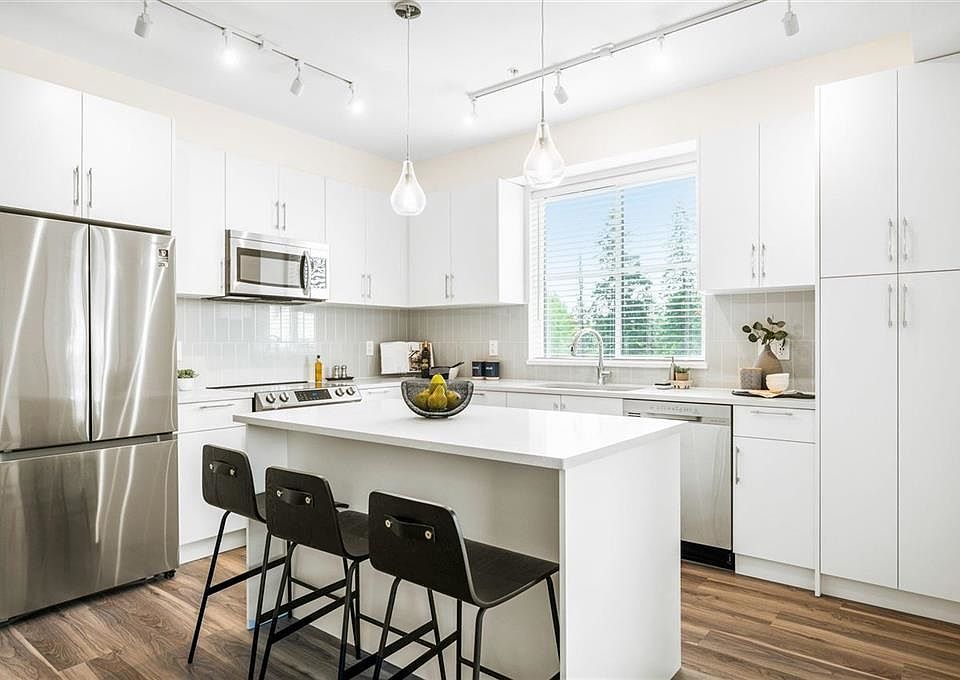 1st image of 20356 72b Ave #412