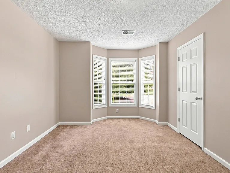 3901 Winthrop Dr — Photo 6