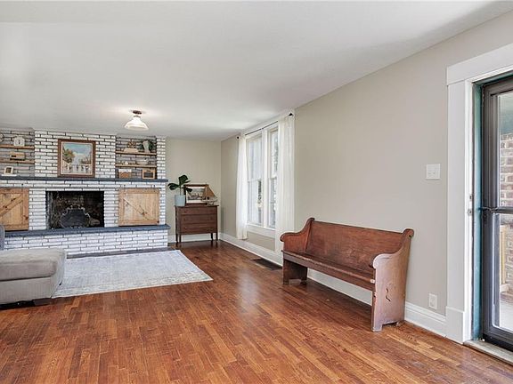 3rd image of 2708 Jules St
