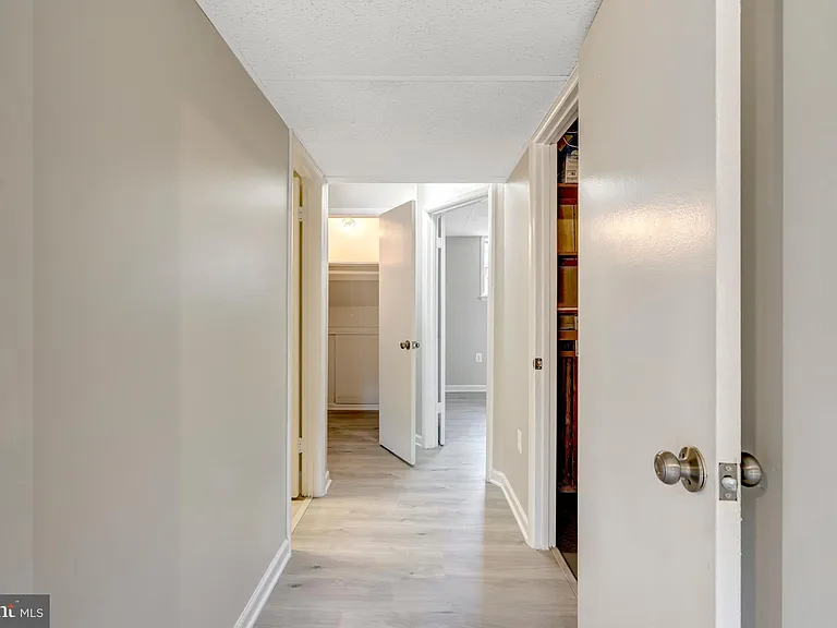 7065 Leewood Forest Dr — Photo 45
