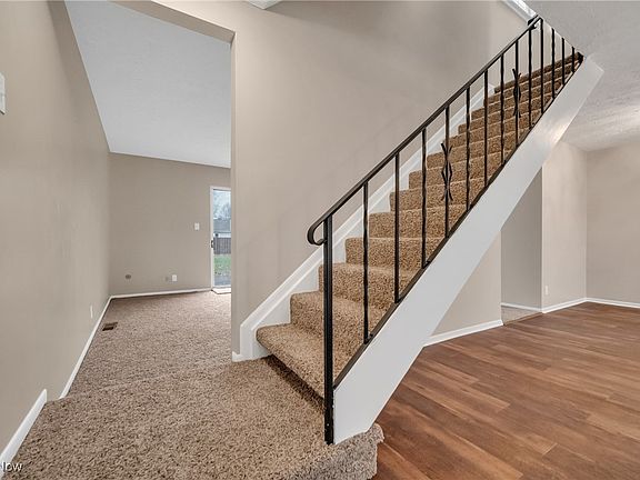 5th image of 6862 Colonial Dr
