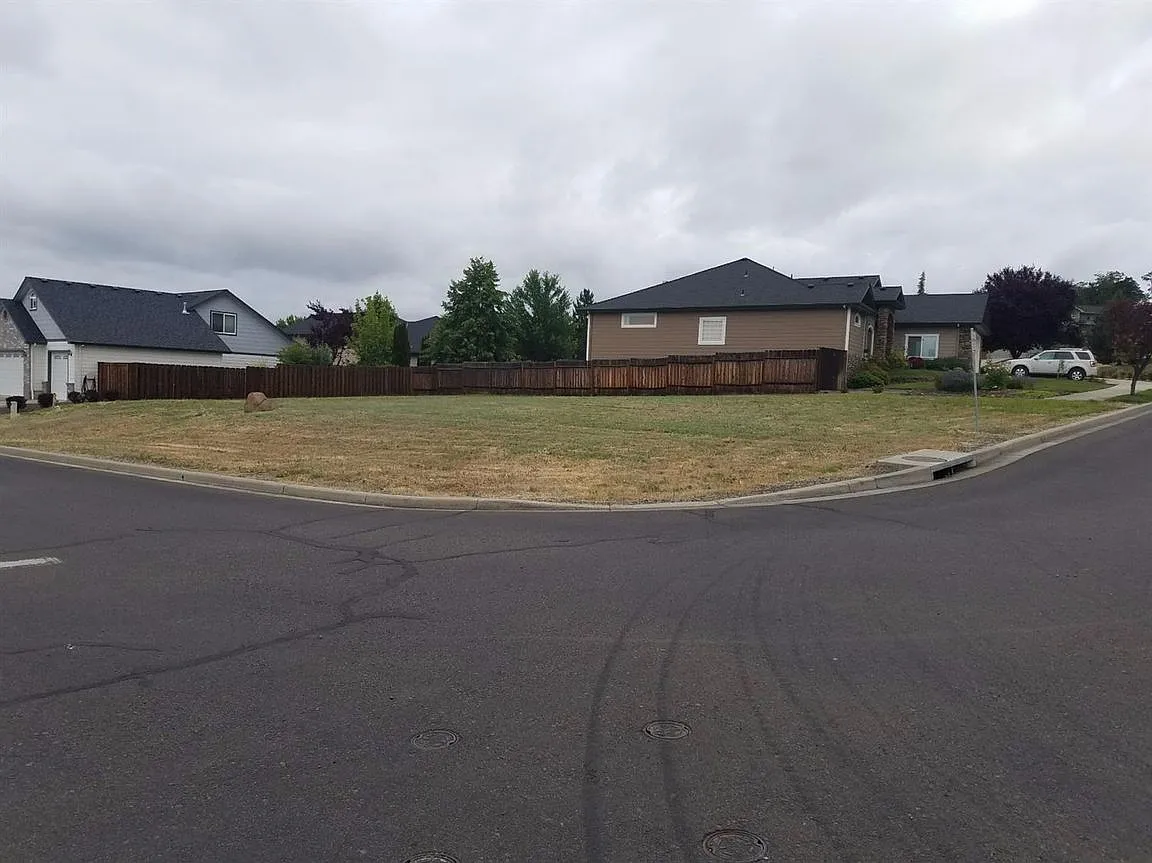 402 Patricia Ln photo 1