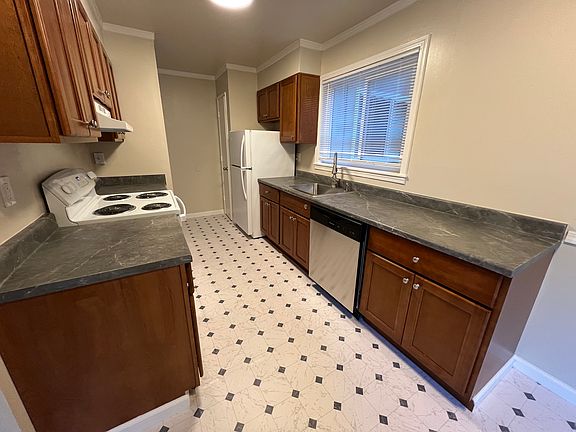2nd image of 3550 Farm Hill Blvd #Az