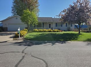 105 4th Ave SE, Plainview, MN 55964